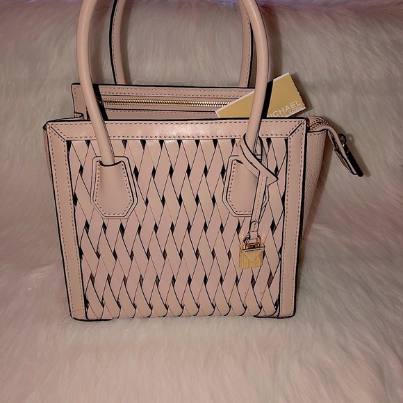 NWT Michael Kors Med Woven”Mercer Studio”Crossbody - Picture 2 of 8